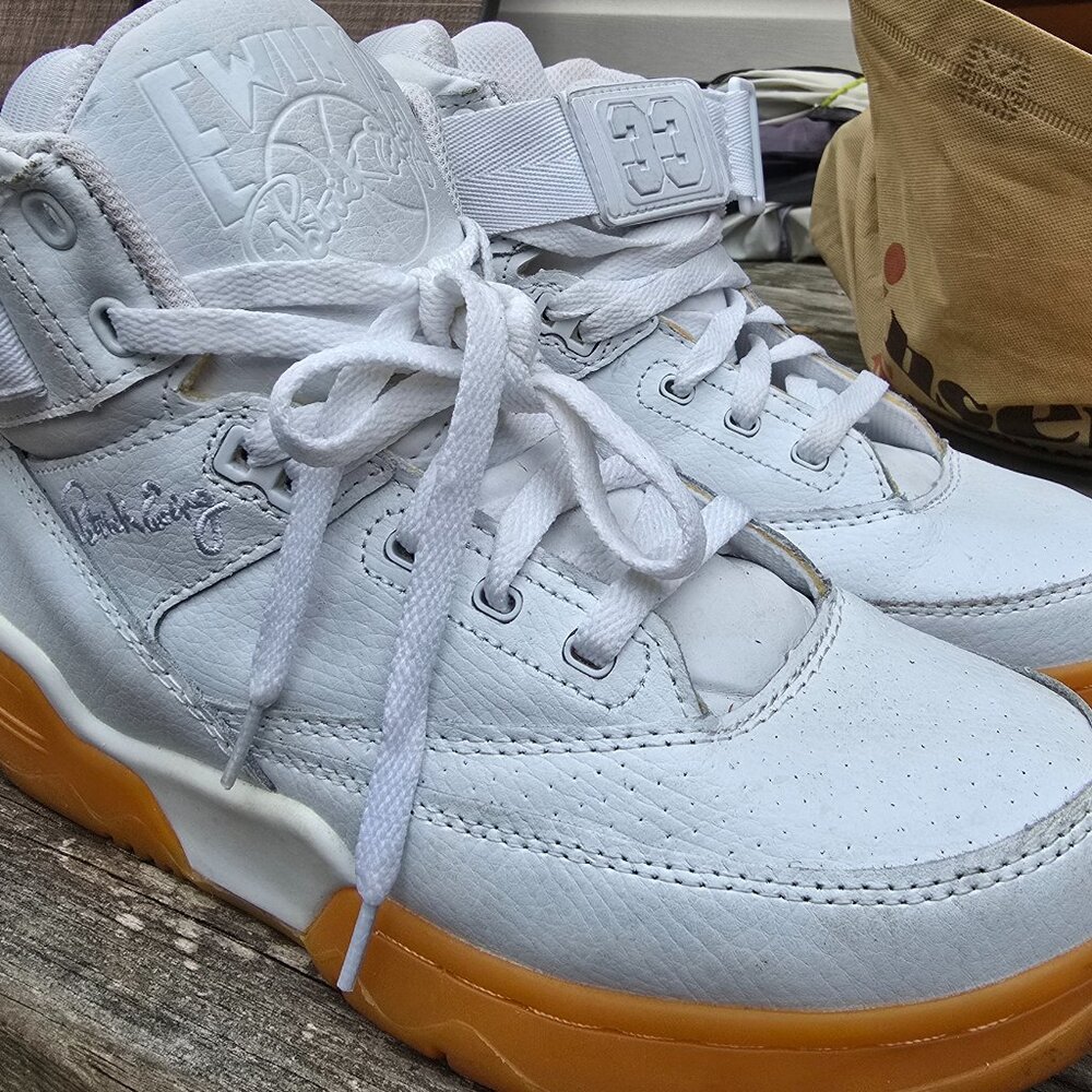 ewing sneakers pre-owned size 7.0 men's 8.5 womens